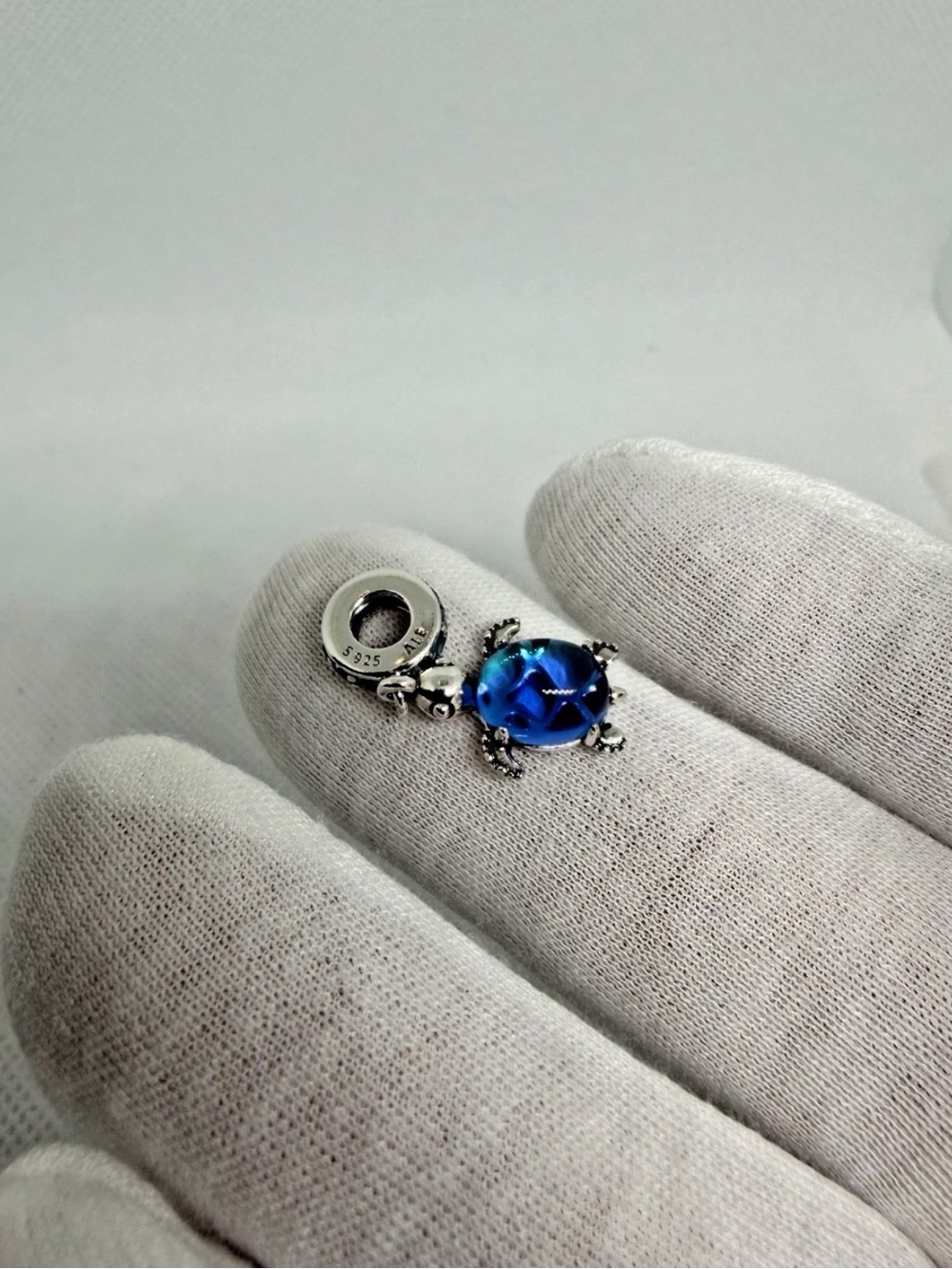 Pandora Murano Glass Sea Turtle Dangle Charm 798939C01 - Picture 4 of 4